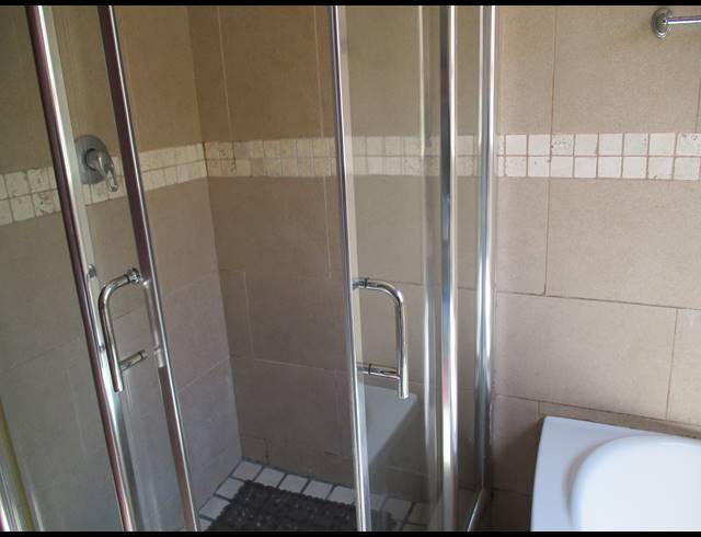 2 BEDROOM APARTMENT FOR SALE IN WILRO PARK